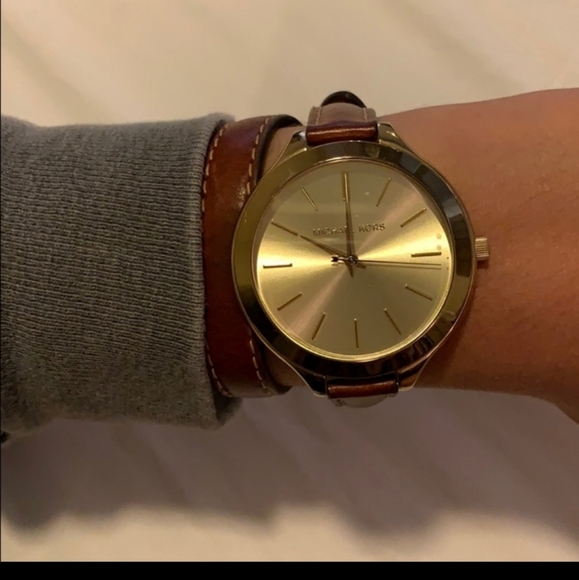 VINTAGE | MICHAEL KORS BEAUTIFUL LEATHER WRAP AROUND BRACELET - Picture 11 of 12